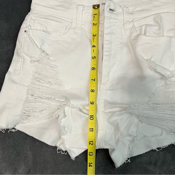 Sneak Peek White Distressed Raw Hem Shorts Size S - Picture 6 of 11